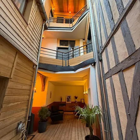 L'evasion Troyenne T21 Apartment *